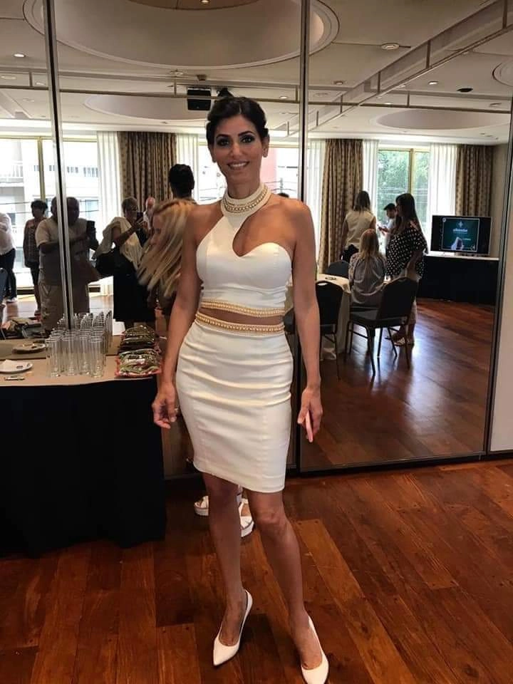 Conjunto blanco de alta noche confeccionado por Kelly Colombo