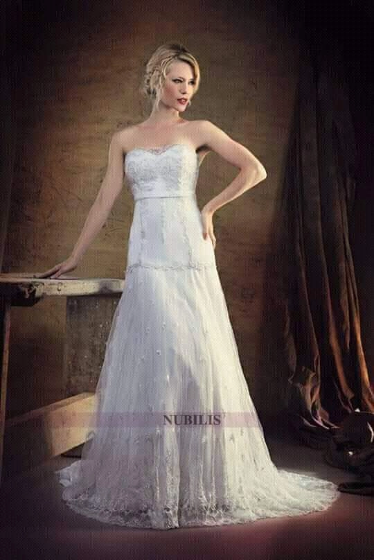 Vestido de novia strapless confeccionado por Kelly Colombo