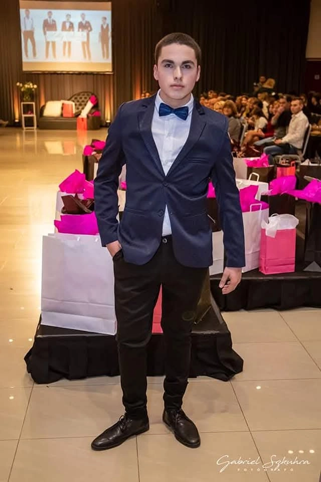 Look de sastrería confeccionado a medida por Kelly Colombo, foto 3